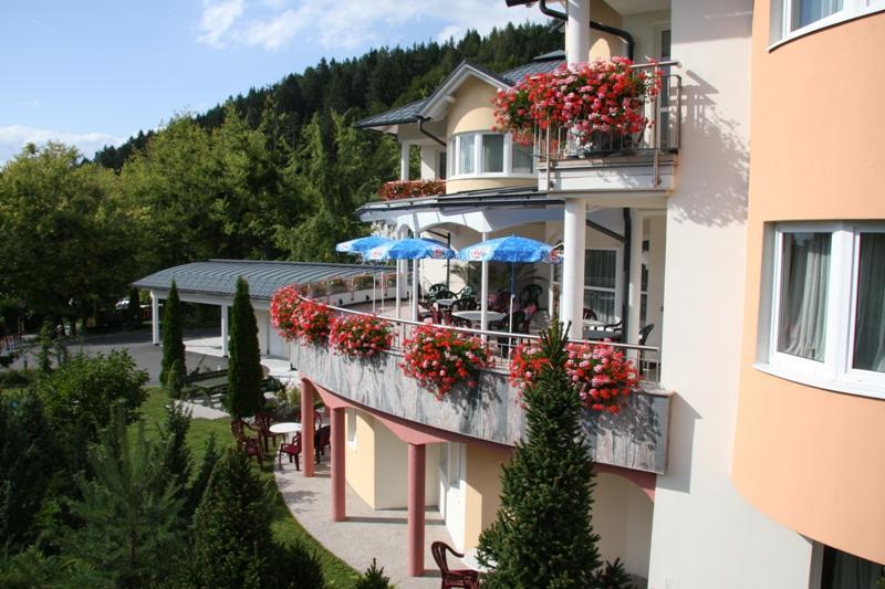 Waldschloessl Aparthotel Latschach ober dem Faakersee Exterior photo